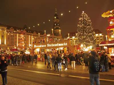 最古のクリスマスマーケット シュトリーツェルマルクト -