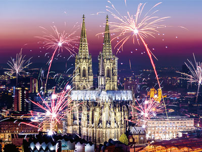 ケルン大聖堂と新年の花火