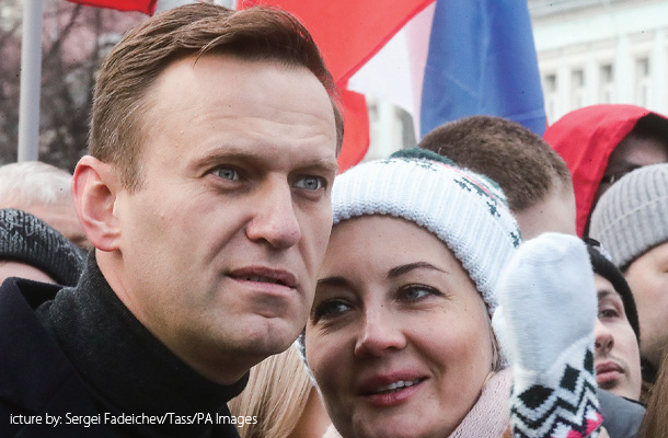 今年2月にモスクワで撮影された、ナワリヌイ氏（左）と妻のユリア・ナワリヌイ氏（右）