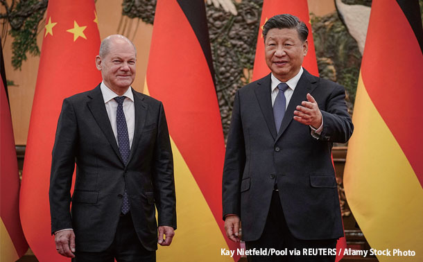 4日、北京で会談したショルツ首相と中国の習近平国家主席
