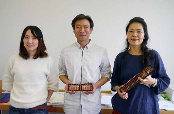 左から本田綾子先生、山片重信先生、メルヒャー華代子先生
