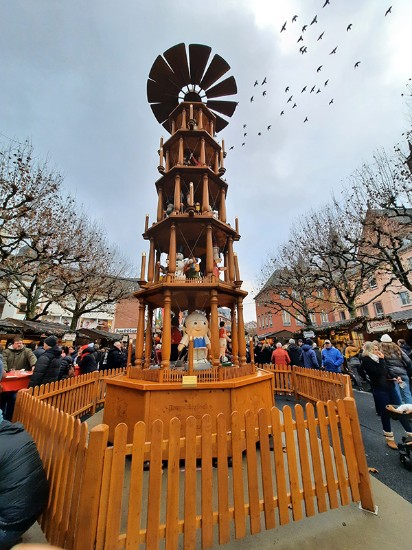 光の屋根で、幻想的な雰囲気に