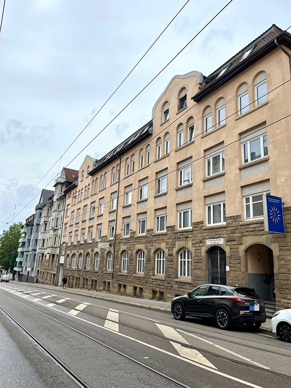 ヴァルドルフ教育の出発点となったシュトゥットガルトの建物。現在は商業施設と住宅として利用されています