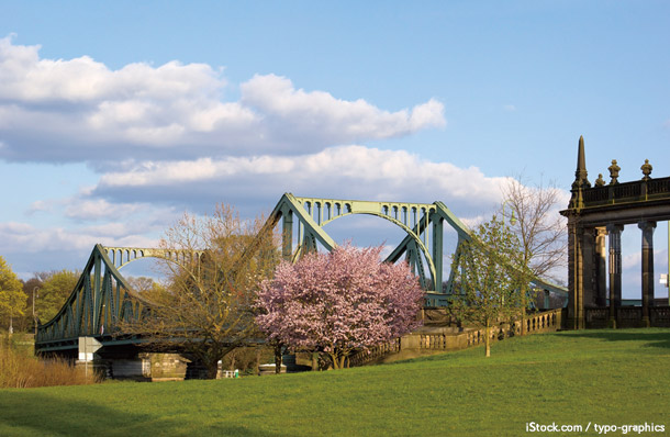 ベルリン、グリーニッケ橋の桜