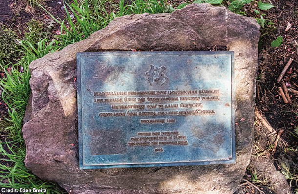 桜植樹の記念碑