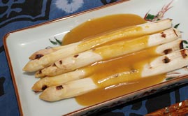 焼きシュパーゲルのからし酢みそ添え